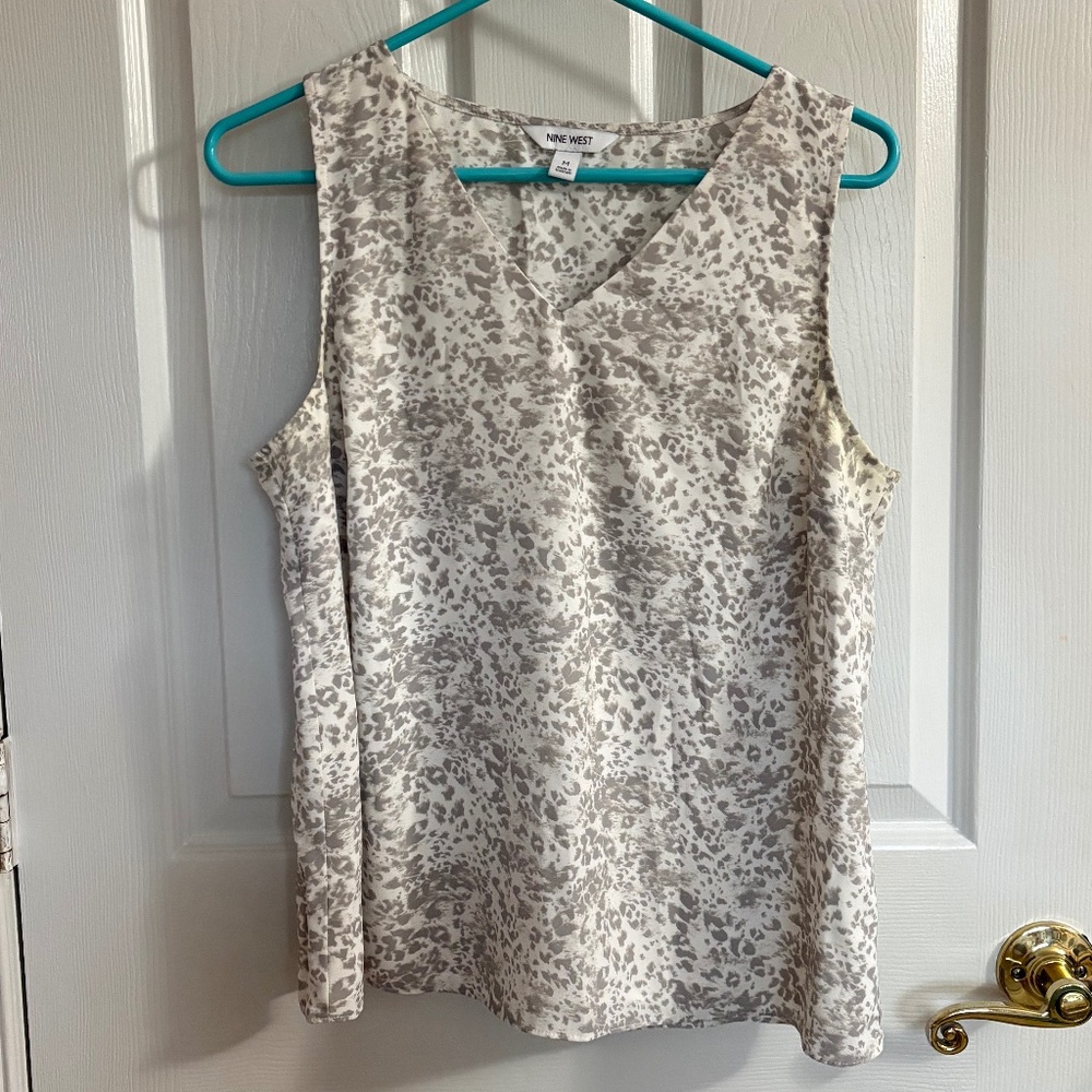 🤍 Nine West Neutral Animal Print Blouse | Size M